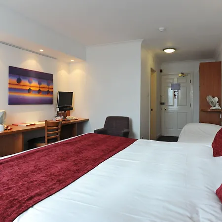 Otel Cross Keys By Chef & Brewer Collection