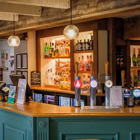Cross Keys By Chef & Brewer Collection 3*
