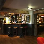Cross Keys By Chef & Brewer Collection 3*